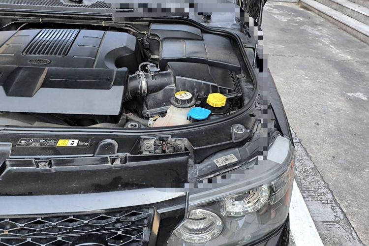 Used Land Rover Range Sport 2011 5.0 NA V8 HSE Engine Bay Left