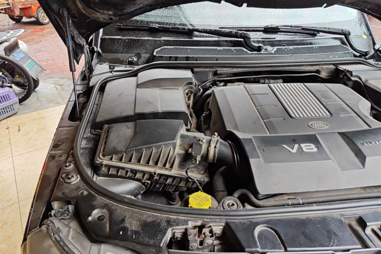 Used Land Rover Range Sport 2011 5.0 SC V8 HSE Engine Bay Right