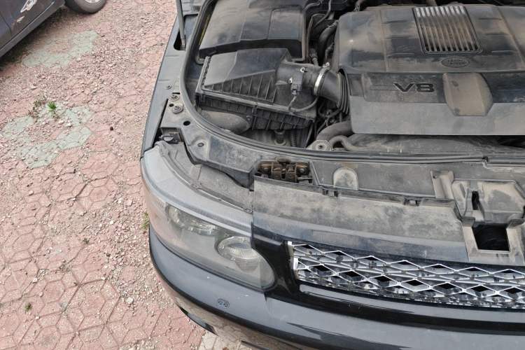 Used Land Rover Range Sport 2011 5.0 NA V8 HSE Engine Bay Right