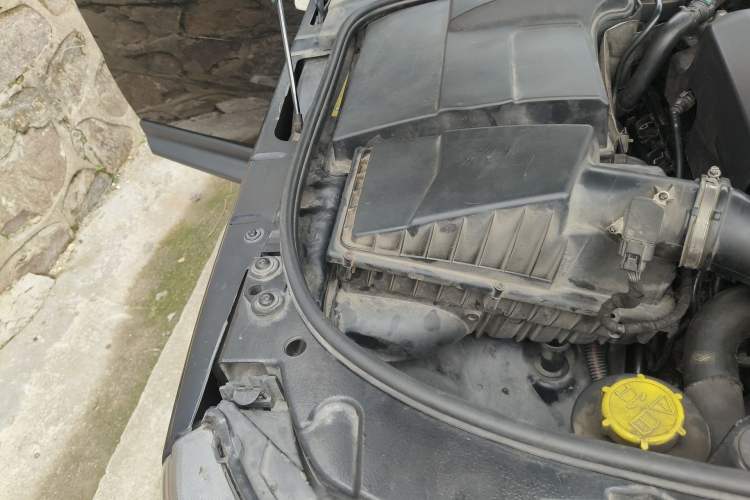Used Land Rover Range Sport 2011 5.0 SC V8 HSE Engine Bay Right