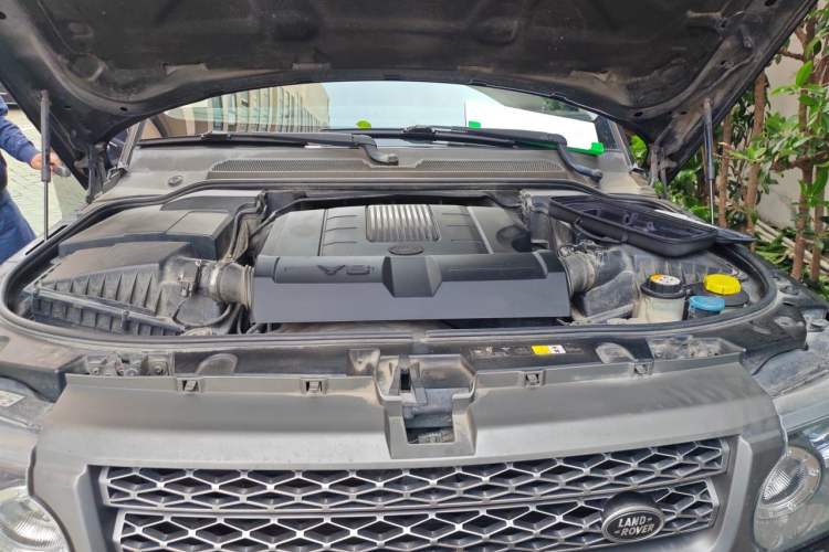 Used Land Rover Range Sport 2011 5.0 NA V8 HSE Engine Bay