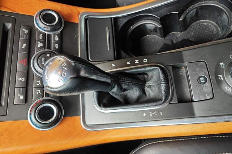 Used Land Rover Range Sport 2011 5.0 SC V8 HSE Gear Lever