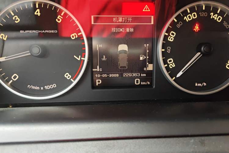 Used Land Rover Range Sport 2011 5.0 SC V8 HSE Odometer Close Up