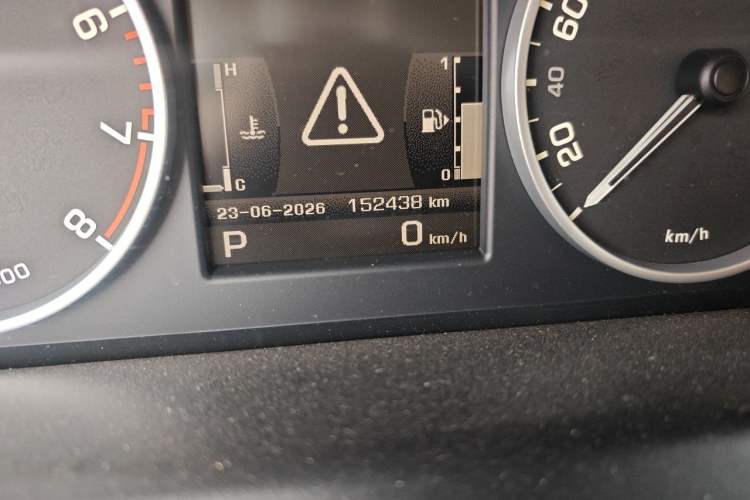 Used Land Rover Range Sport 2011 5.0 NA V8 HSE Odometer Close Up