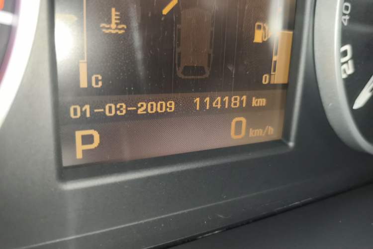 Used Land Rover Range Sport 2011 5.0 NA V8 HSE Odometer Close Up