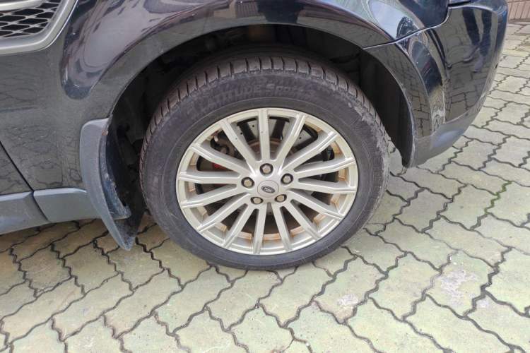 Used Land Rover Range Sport 2011 5.0 NA V8 HSE Right Front Wheel Hub