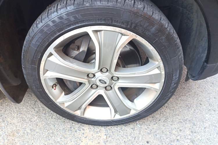 Used Land Rover Range Sport 2011 5.0 SC V8 HSE Right Front Wheel Hub