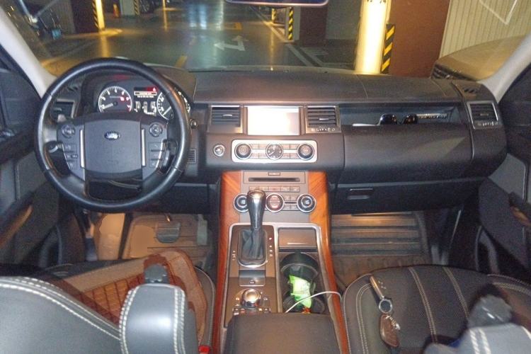 Used Land Rover Range Sport 2011 5.0 SC V8 HSE Center Console