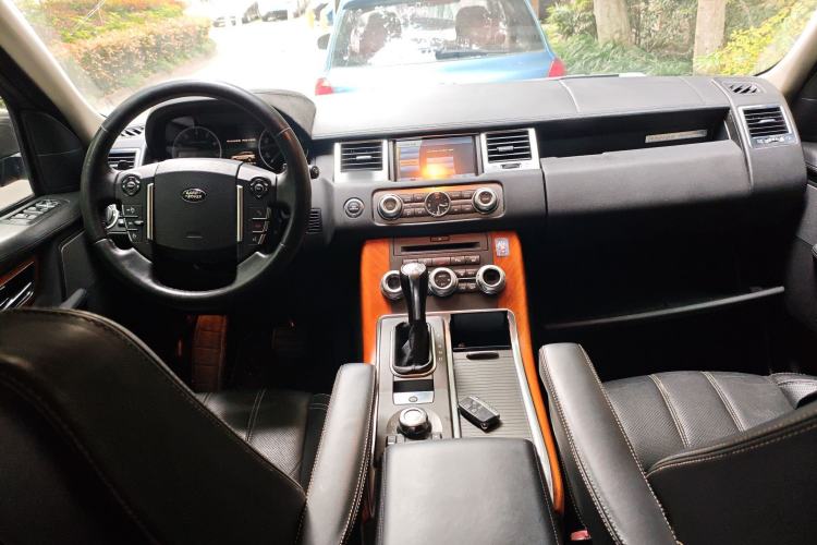 Used Land Rover Range Sport 2011 5.0 SC V8 HSE Center Console
