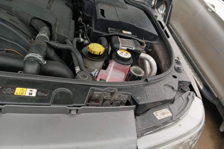 Used Land Rover Range Sport 2011 3.0 TDV6 Diesel Version Engine Bay Left