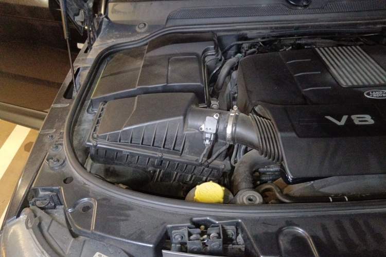 Used Land Rover Range Sport 2011 5.0 SC V8 HSE Engine Bay Right