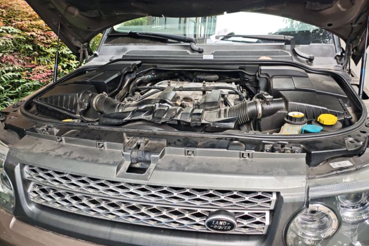 Used Land Rover Range Sport 2011 5.0 SC V8 HSE Engine Bay