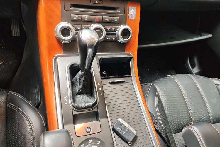 Used Land Rover Range Sport 2011 5.0 SC V8 HSE Gear Lever