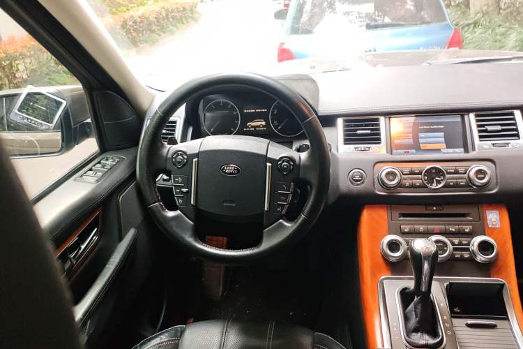 Used Land Rover Range Sport 2011 5.0 SC V8 HSE Steering Wheel