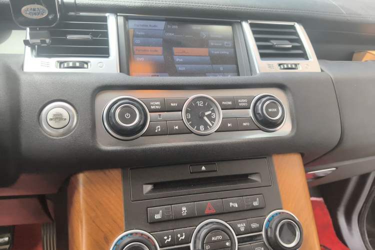 Used Land Rover Range Sport 2011 5.0 NA V8 HSE Audio And AC Panel
