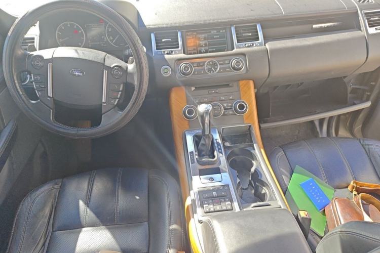 Used Land Rover Range Sport 2011 5.0 NA V8 HSE Center Console