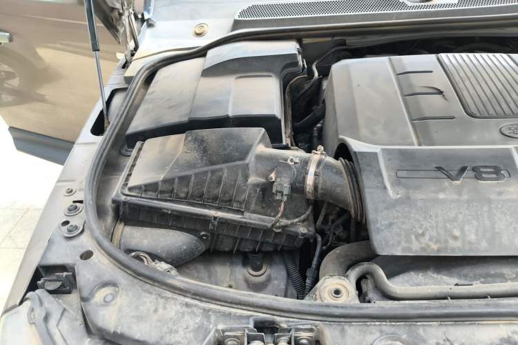 Used Land Rover Range Sport 2011 5.0 NA V8 HSE Engine Bay Right