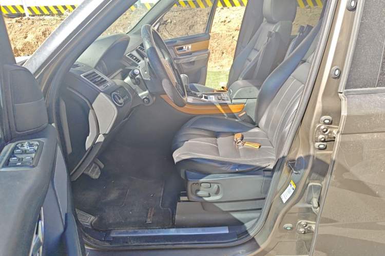 Used Land Rover Range Sport 2011 5.0 NA V8 HSE Left Front Seat