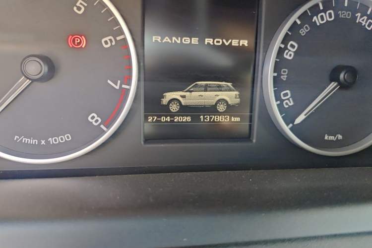 Used Land Rover Range Sport 2011 5.0 NA V8 HSE Odometer Close Up