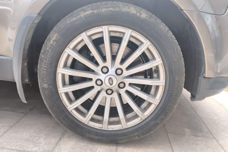 Used Land Rover Range Sport 2011 5.0 NA V8 HSE Right Front Wheel Hub