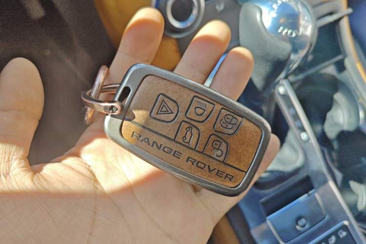 Used Land Rover Range Sport 2011 5.0 NA V8 HSE Vehicle Key