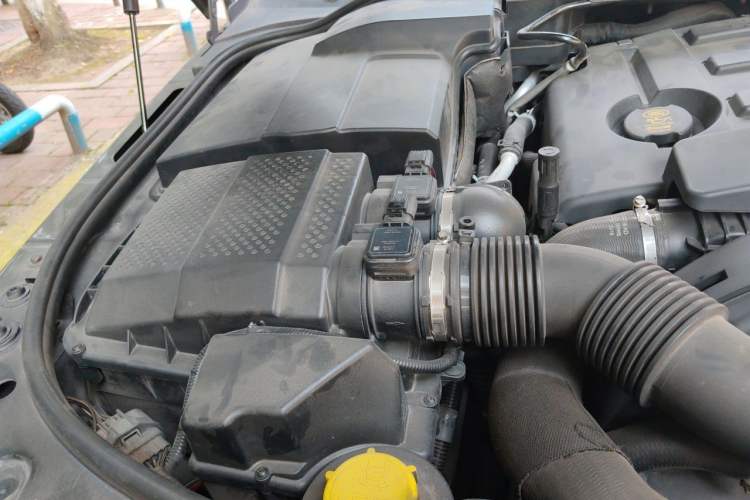 Used Land Rover Range Sport 2011 3.0 TDV6 Diesel Version Engine Bay Right
