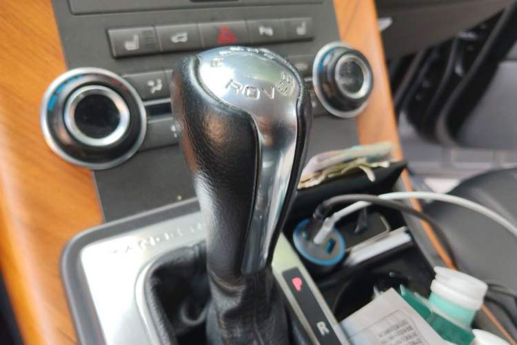 Used Land Rover Range Sport 2011 3.0 TDV6 Diesel Version Gear Lever