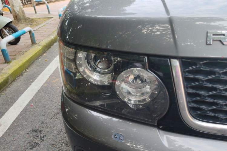Used Land Rover Range Sport 2011 3.0 TDV6 Diesel Version Right Front Headlight