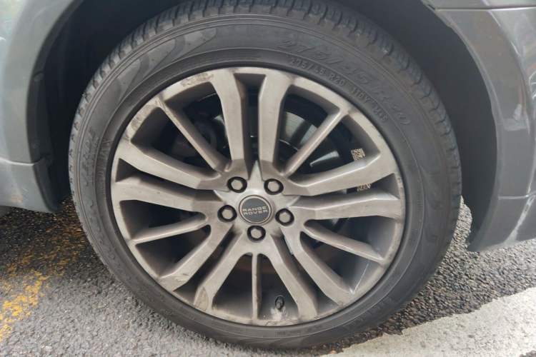 Used Land Rover Range Sport 2011 3.0 TDV6 Diesel Version Right Front Wheel Hub