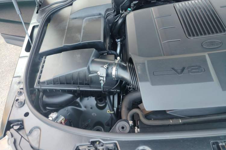 Used Land Rover Range Sport 2011 5.0 NA V8 HSE Engine Bay Right