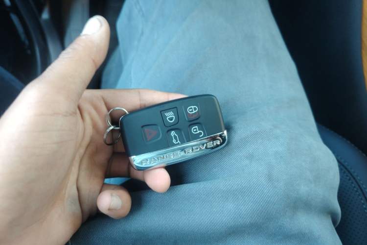 Used Land Rover Range Sport 2011 5.0 NA V8 HSE Vehicle Key