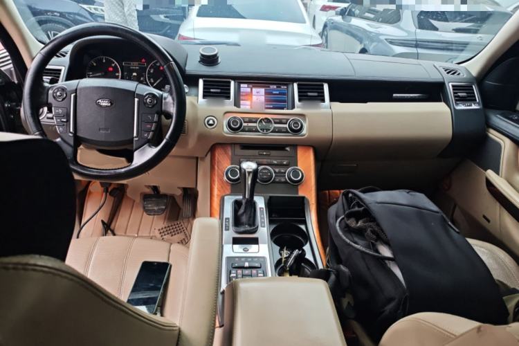 Used Land Rover Range Sport 2011 3.0 TDV6 Diesel Version Center Console