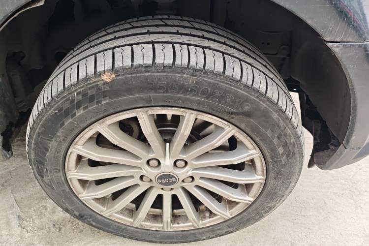 Used Land Rover Range Sport 2011 3.0 TDV6 Diesel Version Right Front Wheel Hub