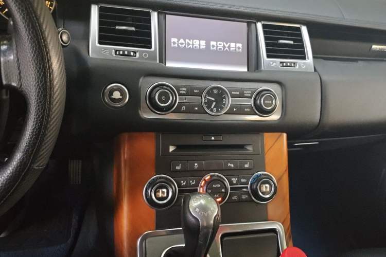 Used Land Rover Range Sport 2011 5.0 NA V8 HSE Audio And AC Panel
