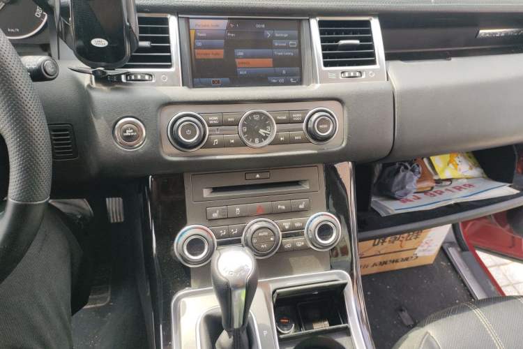 Used Land Rover Range Sport 2011 3.0 TDV6 Diesel Version Audio And AC Panel