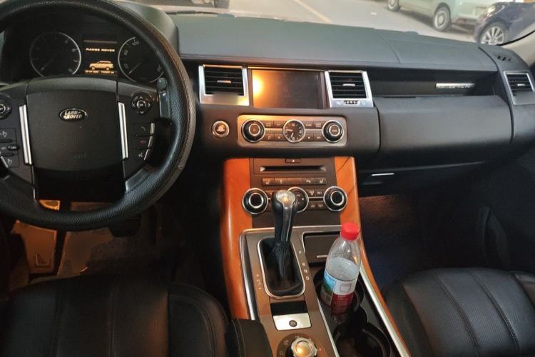 Used Land Rover Range Sport 2011 5.0 NA V8 HSE Center Console