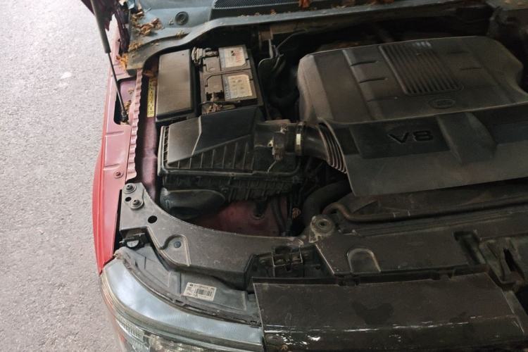 Used Land Rover Range Sport 2011 5.0 NA V8 HSE Engine Bay Right