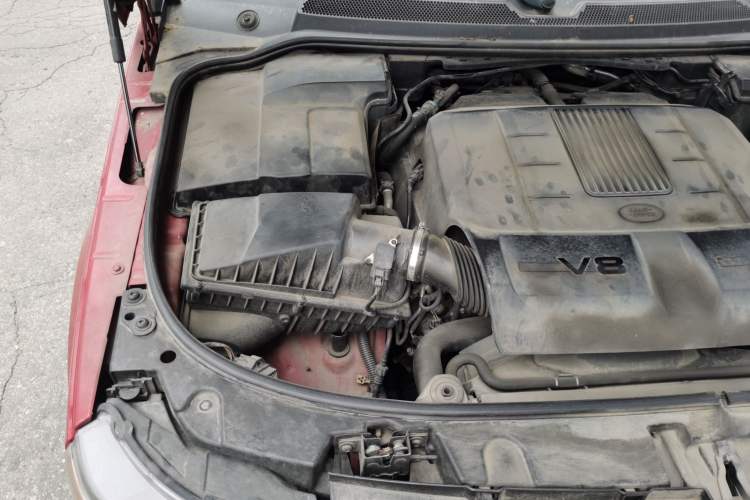Used Land Rover Range Sport 2011 5.0 NA V8 HSE Engine Bay Right