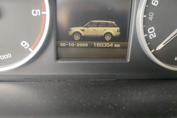 Used Land Rover Range Sport 2011 3.0 TDV6 Diesel Version Odometer Close Up