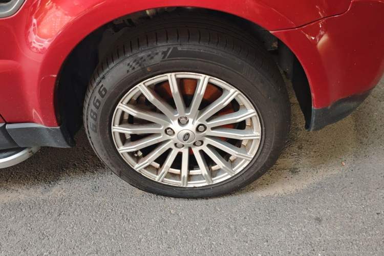 Used Land Rover Range Sport 2011 5.0 NA V8 HSE Right Front Wheel Hub