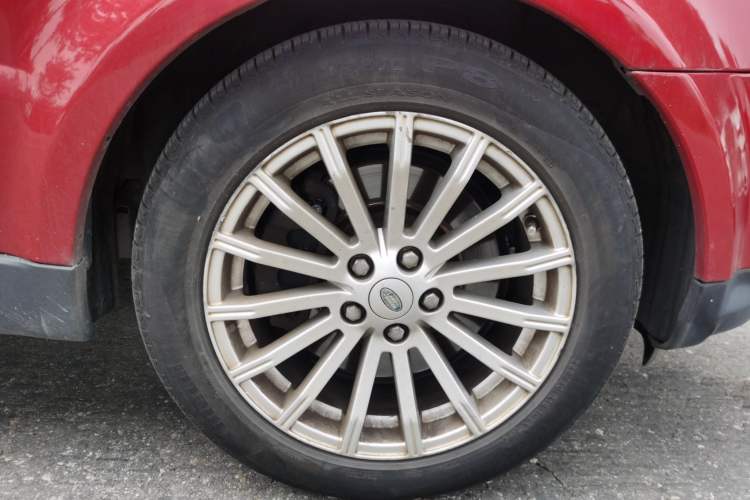 Used Land Rover Range Sport 2011 5.0 NA V8 HSE Right Front Wheel Hub