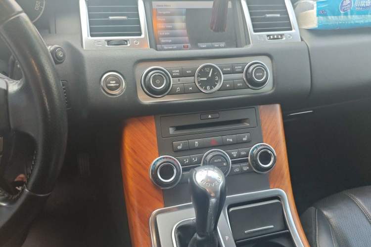 Used Land Rover Range Sport 2011 3.0 TDV6 Diesel Version Audio And AC Panel