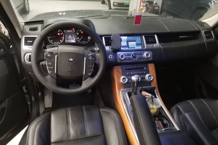 Used Land Rover Range Sport 2011 5.0 NA V8 HSE Center Console