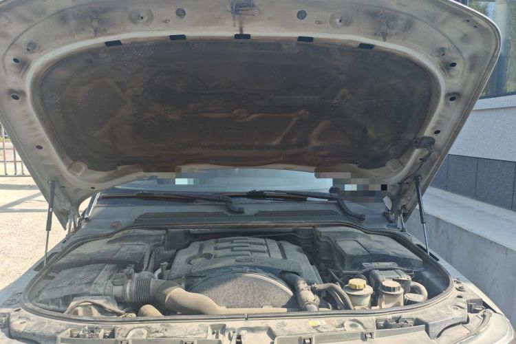 Used Land Rover Range Sport 2011 3.0 TDV6 Diesel Version Engine Bay