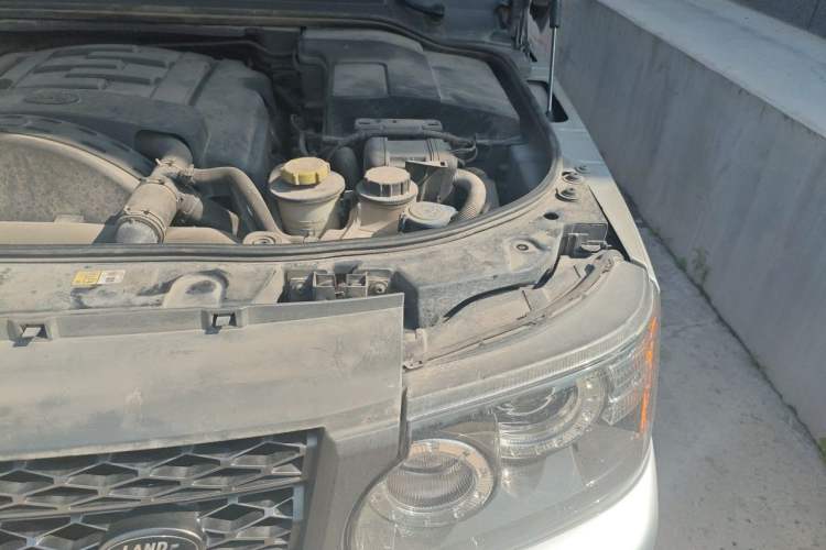 Used Land Rover Range Sport 2011 3.0 TDV6 Diesel Version Engine Bay Left