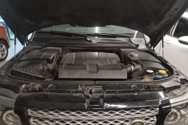 Used Land Rover Range Sport 2011 5.0 NA V8 HSE Engine Bay