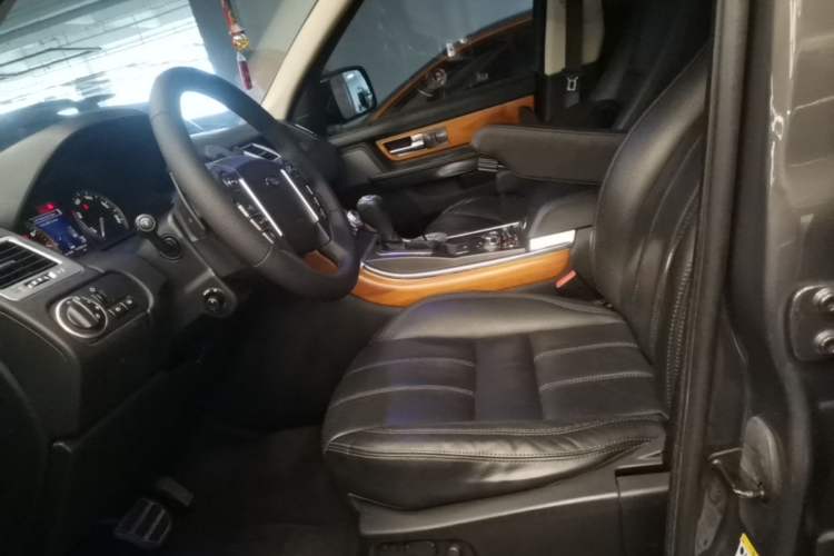 Used Land Rover Range Sport 2011 5.0 NA V8 HSE Left Front Seat