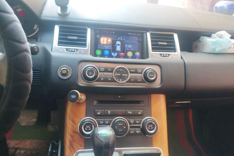 Used Land Rover Range Sport 2011 5.0 SC V8 HSE Audio And AC Panel