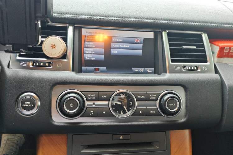 Used Land Rover Range Sport 2011 3.0 TDV6 Diesel Version Audio And AC Panel