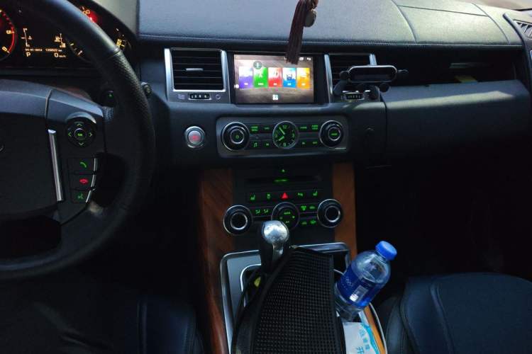 Used Land Rover Range Sport 2011 3.0 TDV6 Diesel Version Audio And AC Panel